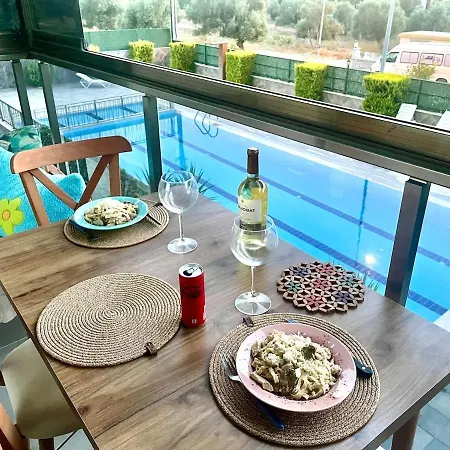 Theos 8 Family For Families Only Apartamento *