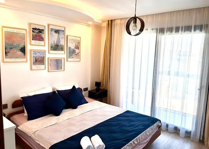 Theos 8 Family For Families Only Apartmán